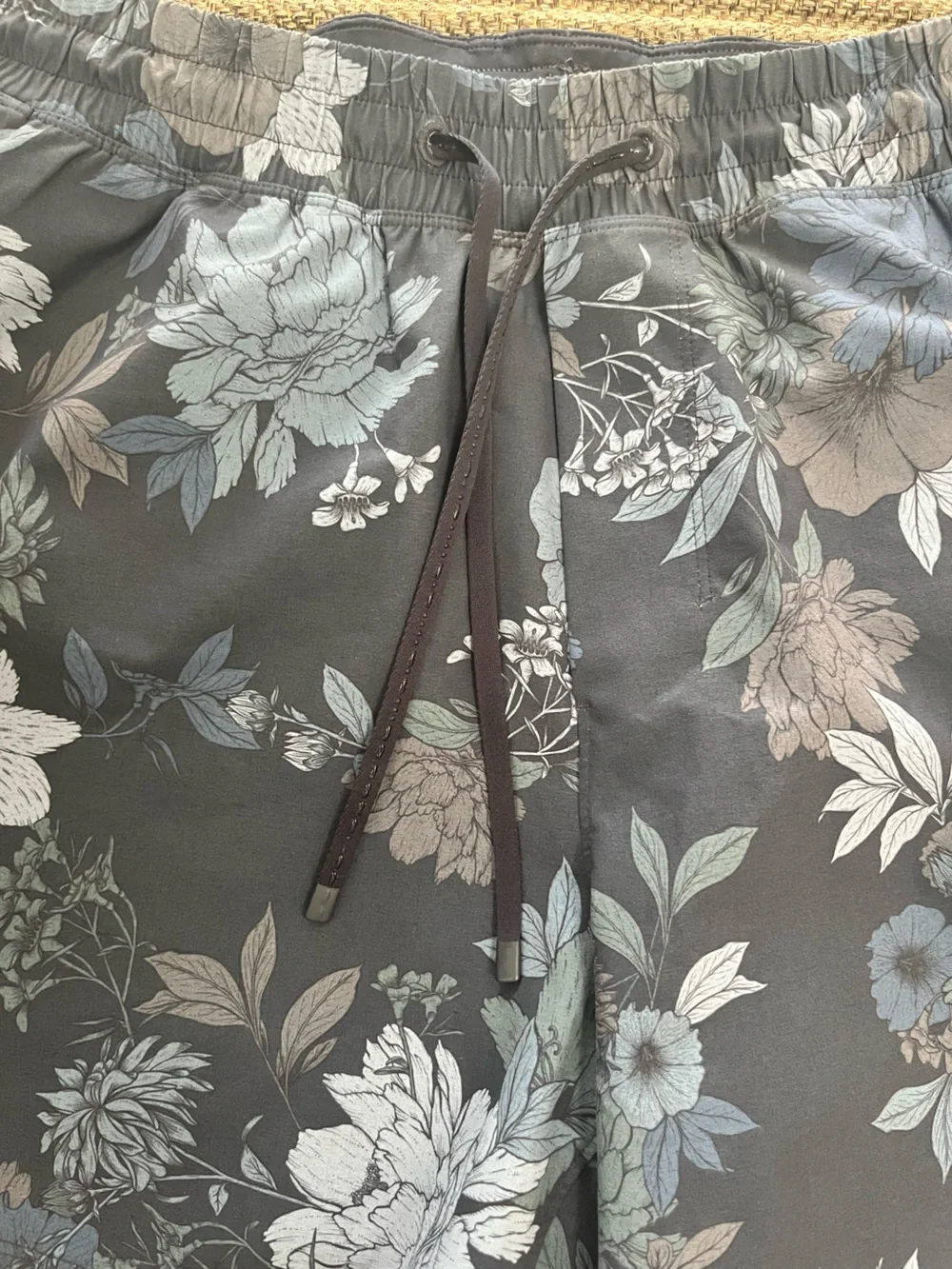 lululemon pool shorts